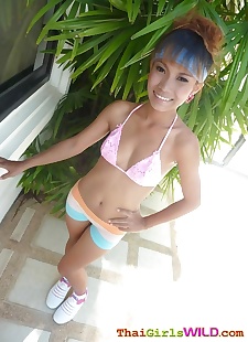 性爱照片 泰国 妓女 条 从 她的 比基尼 to, skinny , petite 