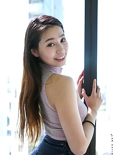 الجنس الهواة لطيف الآسيوية في سن المراهقة آبي يلعب with, shorts , close up 